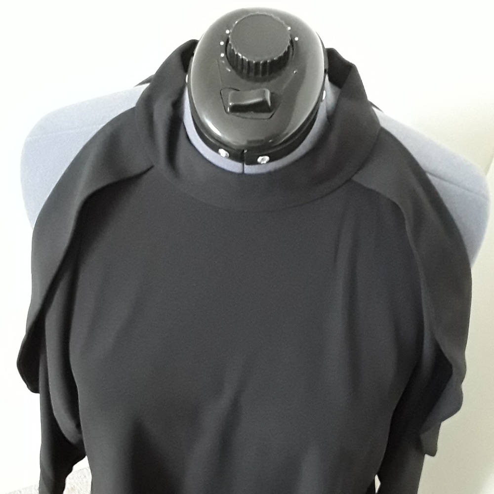 Bebe black cold shoulder dress - Picture 5 of 7